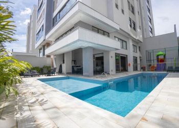 Apartamento no Bairro América em Joinville com 3 Dormitórios (3 suítes) e 161 m² - SA147