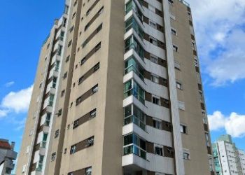 Apartamento no Bairro Anita Garibaldi em Joinville com 3 Dormitórios (1 suíte) e 241.82 m² - BU54188V