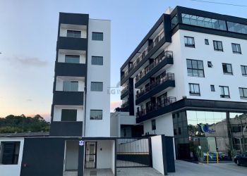 Apartamento no Bairro Anita Garibaldi em Joinville com 2 Dormitórios e 56 m² - LG8985
