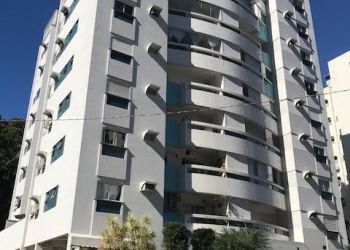 Apartamento no Bairro Atiradores em Joinville com 4 Dormitórios (1 suíte) e 124 m² - LG9258