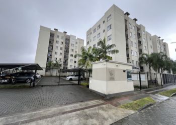 Apartamento no Bairro Aventureiro em Joinville com 2 Dormitórios e 52 m² - 12615.001
