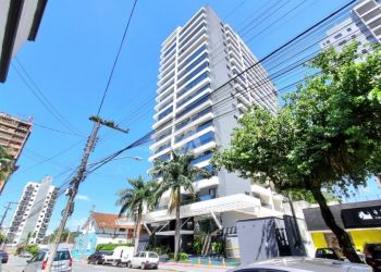 Apartamento no Bairro Centro em Joinville com 2 Dormitórios (2 suítes) e 76 m² - 07536.083