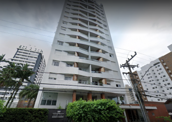 Apartamento no Bairro Centro em Joinville com 3 Dormitórios (3 suítes) e 397 m² - 2694