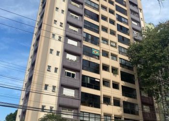 Apartamento no Bairro Centro em Joinville com 3 Dormitórios (1 suíte) e 194 m² - LG8885
