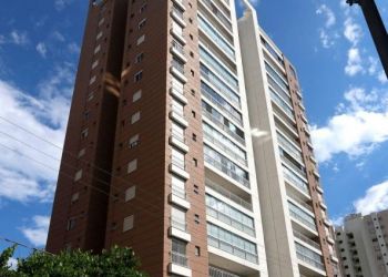 Apartamento no Bairro Centro em Joinville com 2 Dormitórios (2 suítes) e 145 m² - LG8991