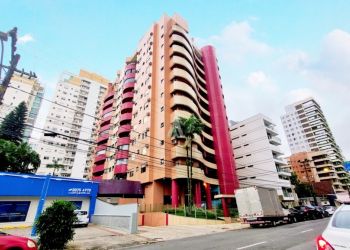 Apartamento no Bairro Centro em Joinville com 3 Dormitórios (1 suíte) e 204 m² - 00132.001