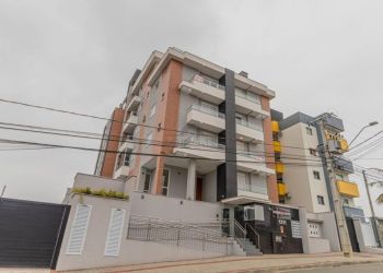 Apartamento no Bairro Costa e Silva em Joinville com 3 Dormitórios (1 suíte) e 132 m² - LG8859