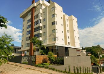 Apartamento no Bairro Costa e Silva em Joinville com 3 Dormitórios (3 suítes) e 185 m² - LG9217