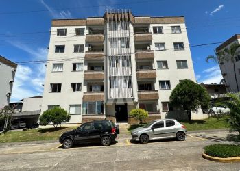 Apartamento no Bairro Costa e Silva em Joinville com 3 Dormitórios - 26058