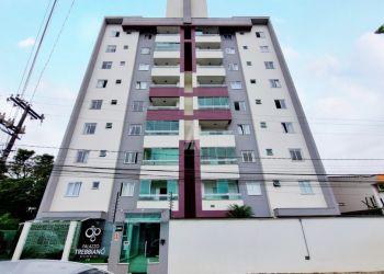 Apartamento no Bairro Costa e Silva em Joinville com 2 Dormitórios (1 suíte) e 66 m² - 11716.005