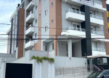 Apartamento no Bairro Costa e Silva em Joinville com 3 Dormitórios (3 suítes) e 230 m² - KA1043