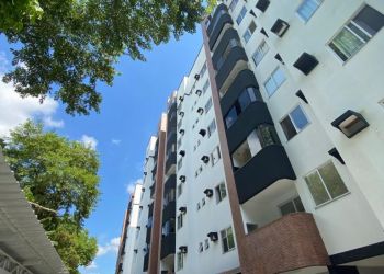 Apartamento no Bairro Saguaçú em Joinville com 2 Dormitórios (1 suíte) e 69 m² - LG2227
