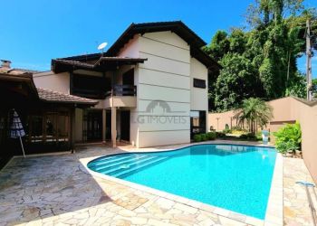 Casa no Bairro América em Joinville com 4 Dormitórios (4 suítes) - LG8708