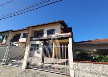 Casa no Bairro América em Joinville com 2 Dormitórios (1 suíte) - 25178