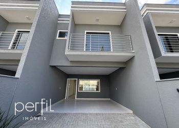Casa no Bairro América em Joinville com 3 Dormitórios (1 suíte) e 143.92 m² - SO00941
