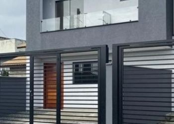 Casa no Bairro Aventureiro em Joinville com 3 Dormitórios (1 suíte) e 85 m² - SR035