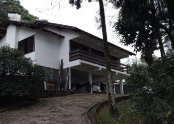 Casa no Bairro Boa Vista em Joinville com 4 Dormitórios (1 suíte) e 276 m² - SR109