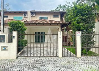 Casa no Bairro Glória em Joinville com 2 Dormitórios (1 suíte) - 25742