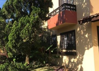 Casa no Bairro Guanabara em Joinville com 3 Dormitórios (1 suíte) - LG8703
