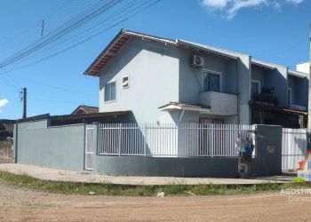 Casa no Bairro Jardim Iririú em Joinville com 2 Dormitórios e 59 m² - SO0145