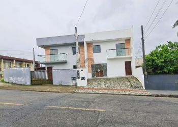 Casa no Bairro Nova Brasília em Joinville com 2 Dormitórios - LG9133