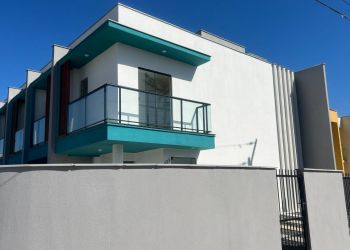 Casa no Bairro Paranaguamirim em Joinville com 2 Dormitórios (2 suítes) e 72 m² - SR108