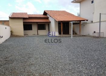 Casa no Bairro Paranaguamirim em Joinville com 2 Dormitórios e 70 m² - 02649001