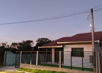 Casa no Bairro São Marcos em Joinville com 2 Dormitórios (1 suíte) - BU54273V