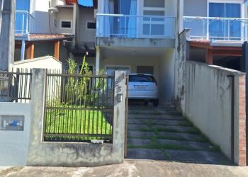 Outros Imóveis no Bairro Vila Nova em Joinville com 3 Dormitórios (1 suíte) - 449