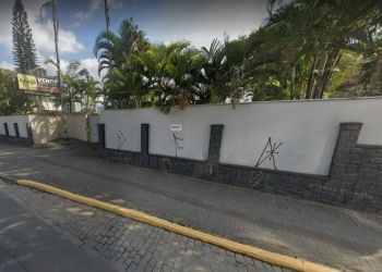 Terreno no Bairro Bucarein em Joinville com 3306 m² - 2442