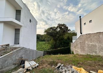 Terreno no Bairro Vila Nova em Joinville com 249 m² - LG9300
