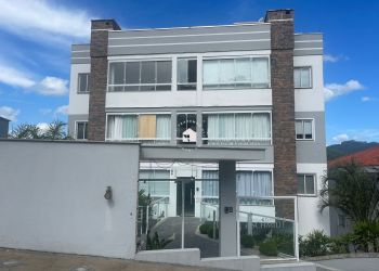 Apartamento no Bairro Centro em Pomerode com 2 Dormitórios (1 suíte) e 71.2 m² - AP00114