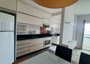 Apartamento no Bairro Barreiros em São José com 2 Dormitórios e 60 m² - 20385