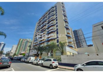 Apartamento no Bairro Campinas em São José com 3 Dormitórios (1 suíte) e 104 m² - 21431