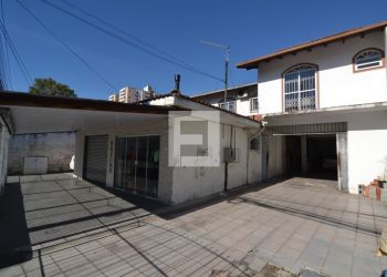 Casa no Bairro Barreiros em São José com 5 Dormitórios (1 suíte) e 395 m² - 3449