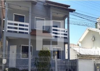 Casa no Bairro Ipiranga em São José com 4 Dormitórios (1 suíte) e 198 m² - 4367