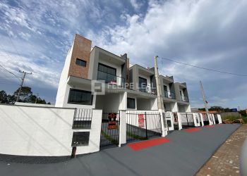Casa no Bairro Potecas em São José com 2 Dormitórios (1 suíte) e 68 m² - 3922