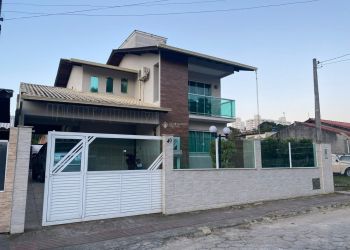 Casa no Bairro Potecas em São José com 3 Dormitórios (1 suíte) - 432499