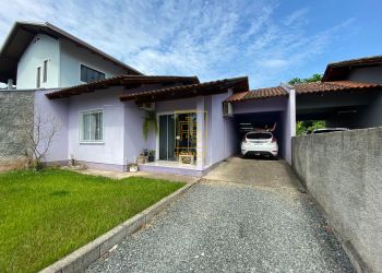 Casa no Bairro Vila Germer em Timbó com 2 Dormitórios e 71 m² - P15800